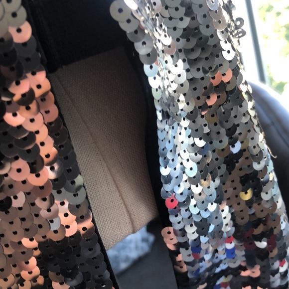 Tibi Sleeveless Silver Sequin Turtleneck Shell Top Size 0 - Picture 10 of 11